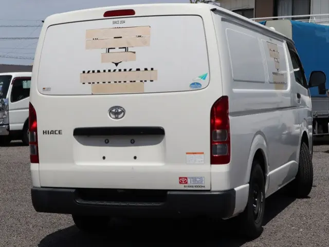 トヨタ ハイエースバン QDF-GDH206V(4WD)の写真3