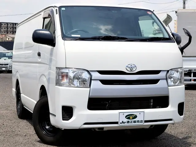 トヨタ ハイエースバン QDF-GDH206V(4WD)の写真4