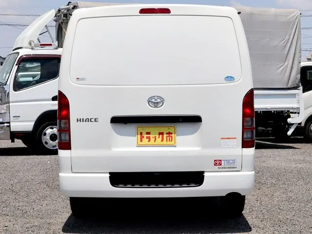 トヨタ ハイエースバン QDF-GDH206V(4WD)の写真6