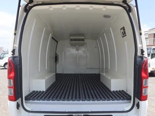 トヨタ ハイエースバン QDF-GDH206V(4WD)の写真12