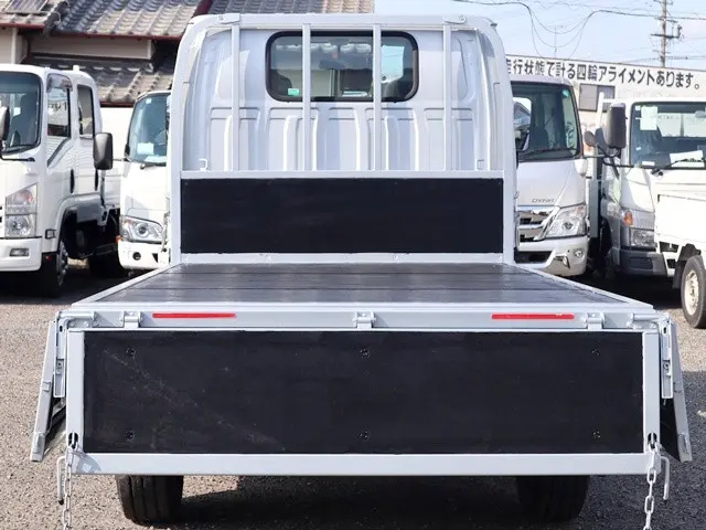 いすゞ エルフ TKG-NHR85A(2WD)の写真12