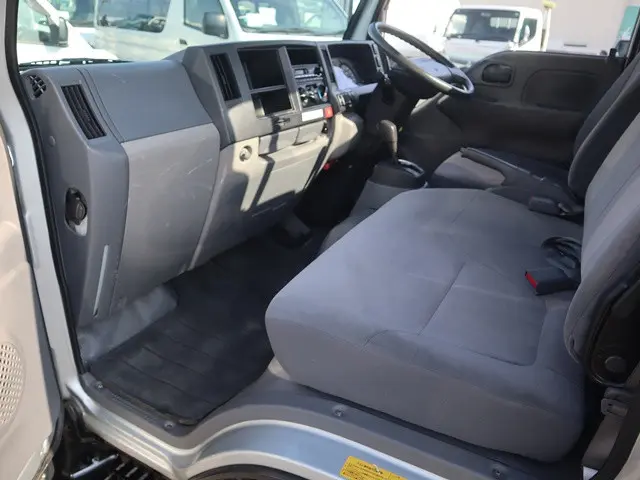 いすゞ エルフ TKG-NHR85A(2WD)の写真31