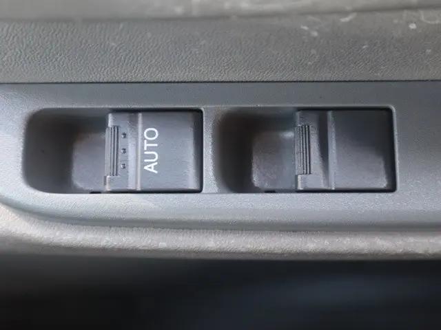 いすゞ エルフ TKG-NHR85A(2WD)の写真38