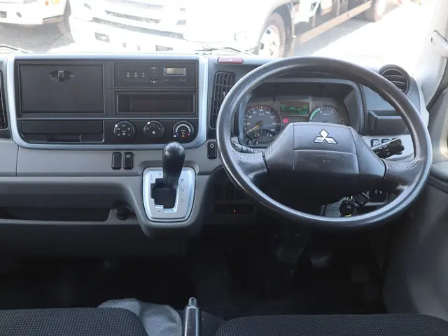 三菱 キャンター TPG-FBA00(2WD)の写真42