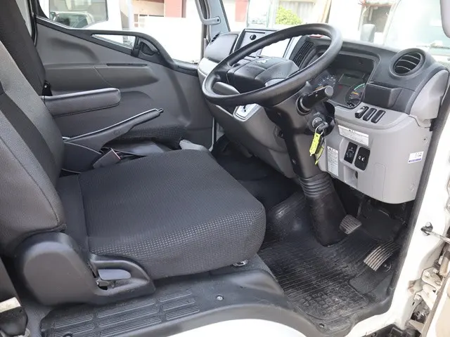 三菱 キャンター TPG-FDA00(4WD)の写真32