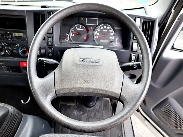 いすゞ エルフ TRG-NPR85AR(2WD)の写真4