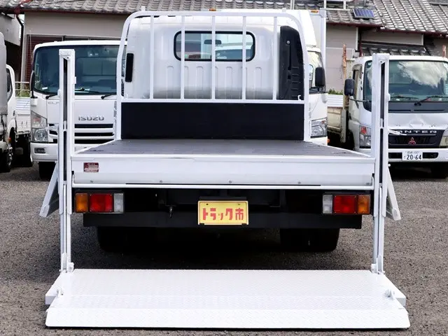 いすゞ エルフ TRG-NPR85AR(2WD)の写真11