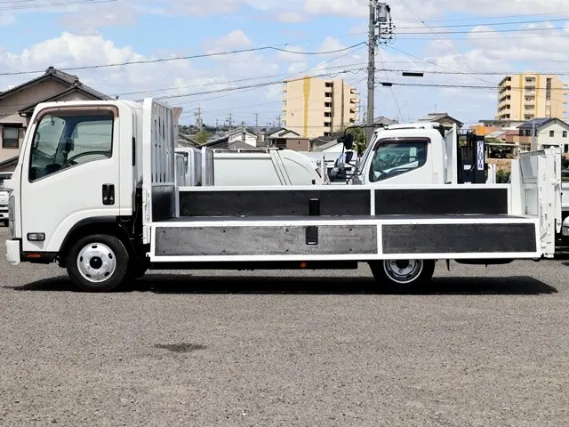 いすゞ エルフ TRG-NPR85AR(2WD)の写真13