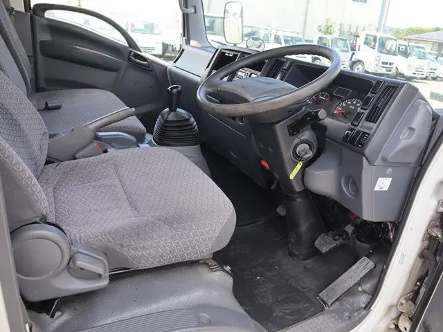 いすゞ エルフ TRG-NPR85AR(2WD)の写真32