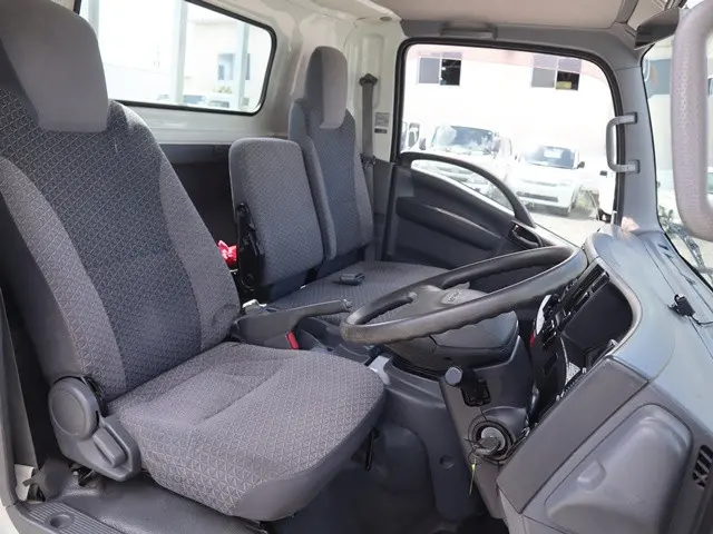 いすゞ エルフ TRG-NPR85AR(2WD)の写真33