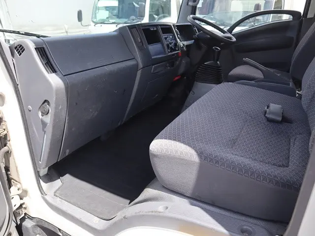 いすゞ エルフ TRG-NPR85AR(2WD)の写真34