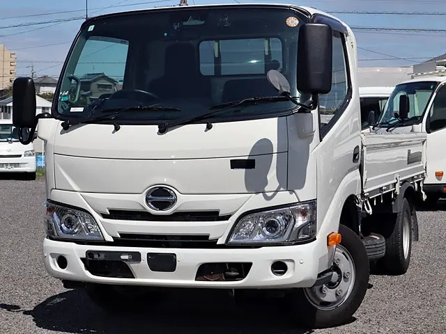 日野 デュトロ 2RG-XZC605M(2WD)の写真1