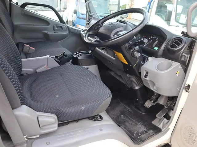 日野 デュトロ 2RG-XZC605M(2WD)の写真31