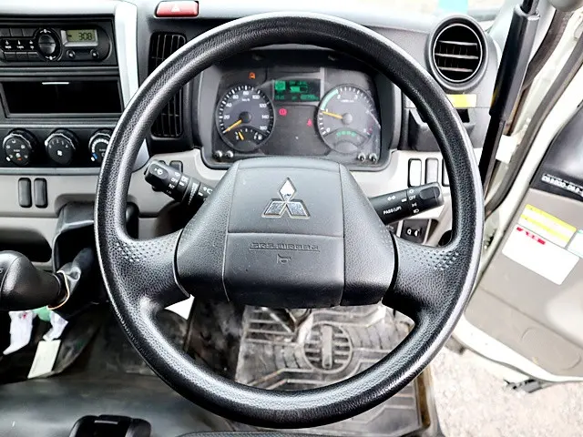 三菱 キャンター TPG-FBA60(2WD)の写真4