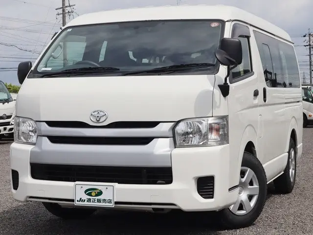 トヨタ ハイエース CBA-TRH214W(2WD)の写真2