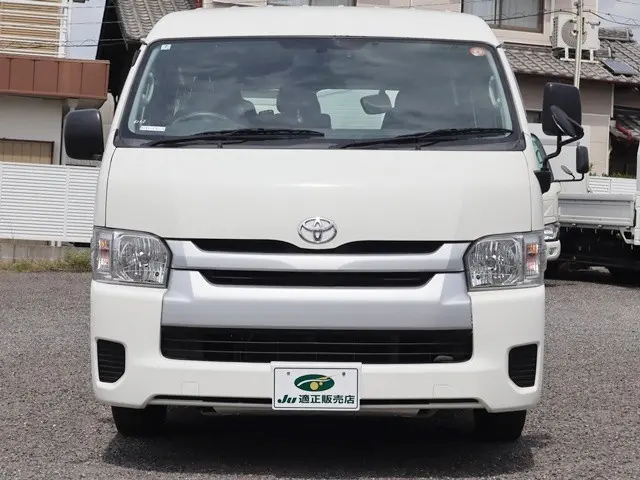 トヨタ ハイエース CBA-TRH214W(2WD)の写真3