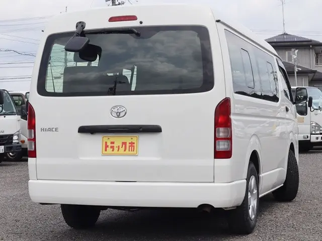 トヨタ ハイエース CBA-TRH214W(2WD)の写真5