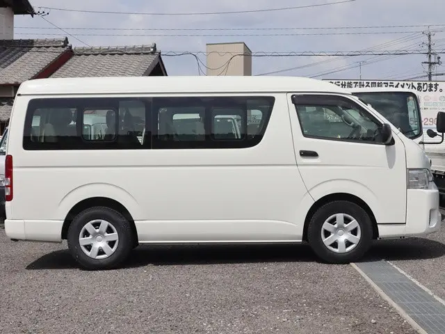 トヨタ ハイエース CBA-TRH214W(2WD)の写真8