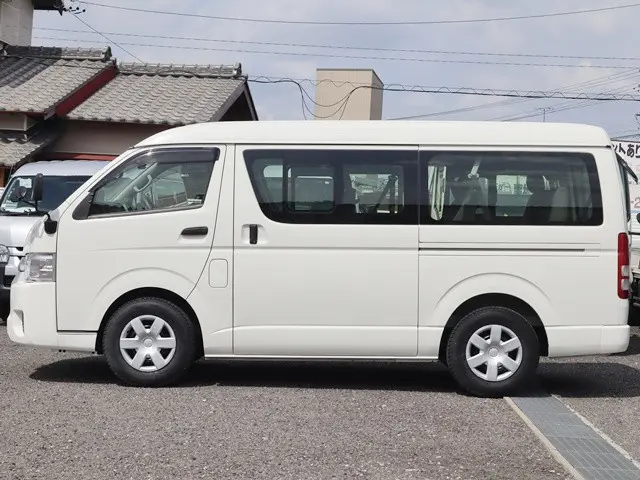 トヨタ ハイエース CBA-TRH214W(2WD)の写真9