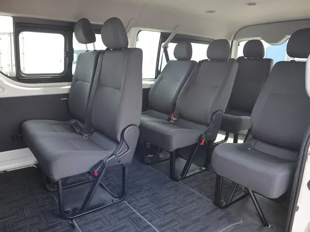 トヨタ ハイエース CBA-TRH214W(2WD)の写真13