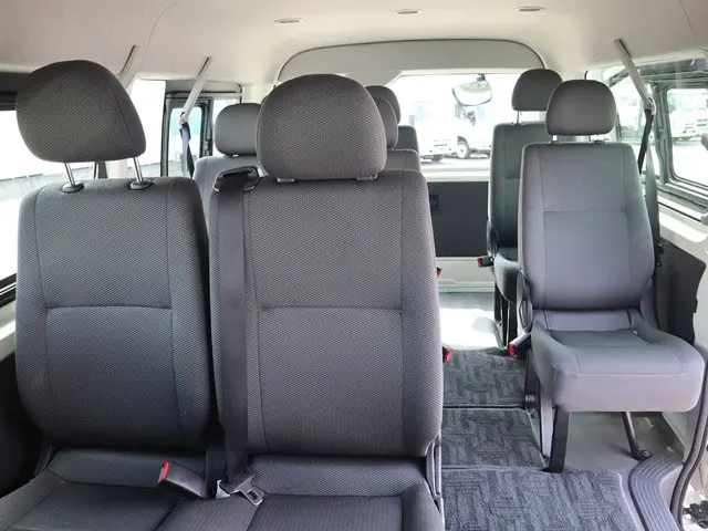 トヨタ ハイエース CBA-TRH214W(2WD)の写真14