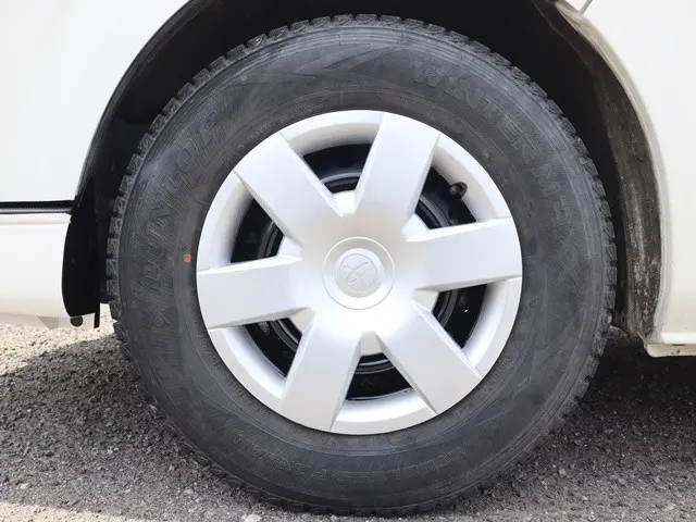 トヨタ ハイエース CBA-TRH214W(2WD)の写真26