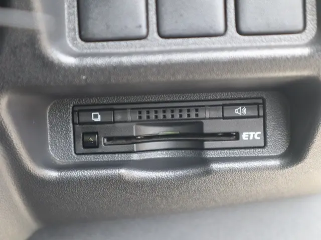 トヨタ ハイエース CBA-TRH214W(2WD)の写真39