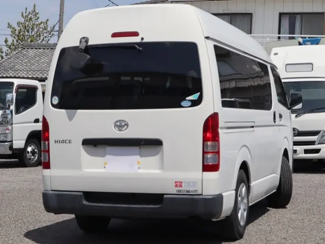 トヨタ ハイエースバン CBF-TRH200K(2WD)の写真3
