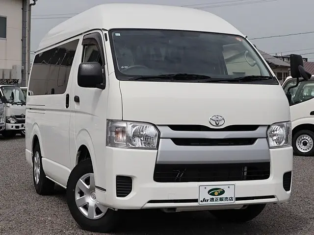 トヨタ ハイエースバン CBF-TRH200K(2WD)の写真4
