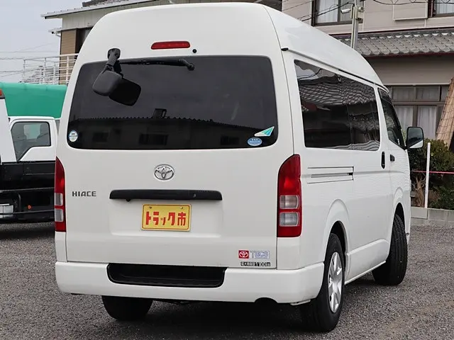トヨタ ハイエースバン CBF-TRH200K(2WD)の写真5