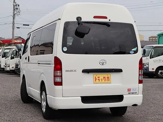 トヨタ ハイエースバン CBF-TRH200K(2WD)の写真7