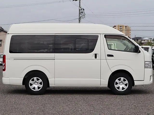 トヨタ ハイエースバン CBF-TRH200K(2WD)の写真8