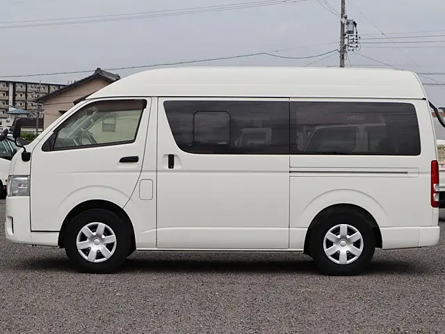 トヨタ ハイエースバン CBF-TRH200K(2WD)の写真9