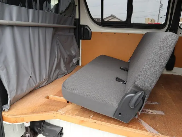 トヨタ ハイエースバン CBF-TRH200K(2WD)の写真18