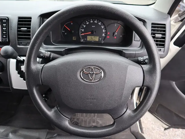 トヨタ ハイエースバン CBF-TRH200K(2WD)の写真32