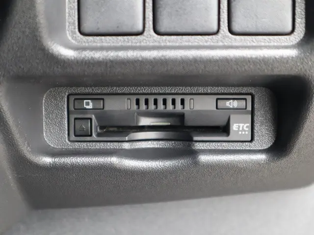 トヨタ ハイエースバン CBF-TRH200K(2WD)の写真35