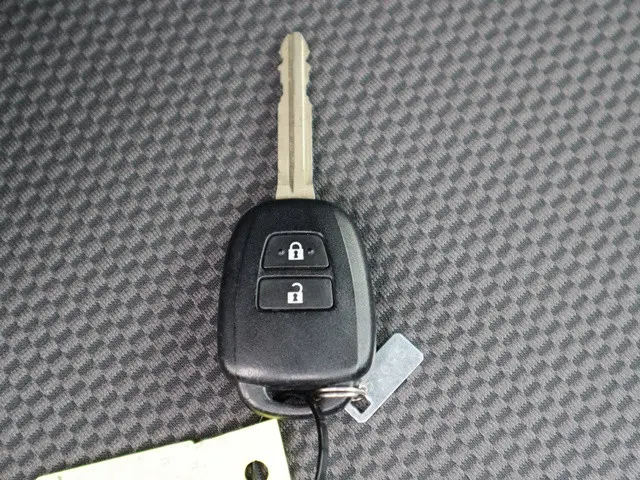 トヨタ ハイエースバン CBF-TRH200K(2WD)の写真38