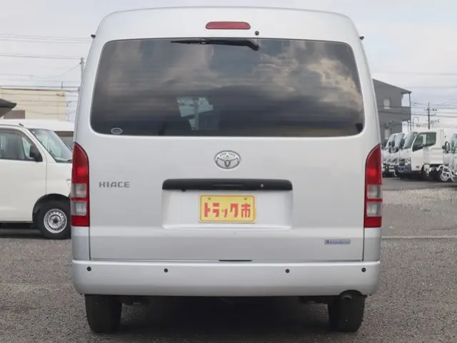 トヨタ ハイエース 3BA-TRH214W(2WD)の写真6