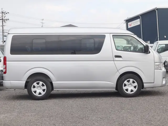 トヨタ ハイエース 3BA-TRH214W(2WD)の写真8