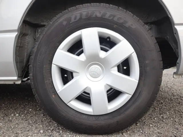 トヨタ ハイエース 3BA-TRH214W(2WD)の写真20