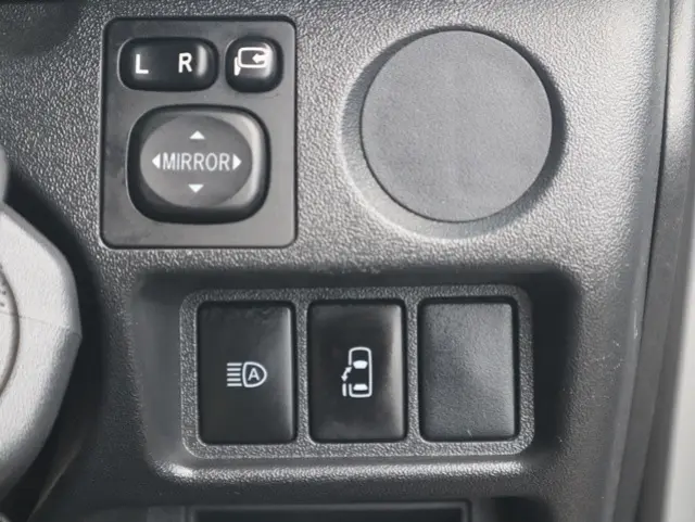 トヨタ ハイエース 3BA-TRH214W(2WD)の写真36
