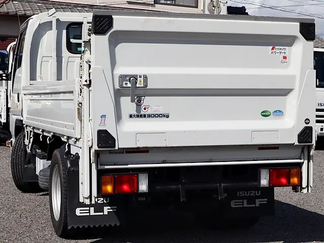 いすゞ エルフ TPG-NKR85A(2WD)の写真2