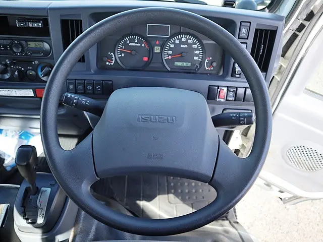 いすゞ エルフ TPG-NKR85A(2WD)の写真4
