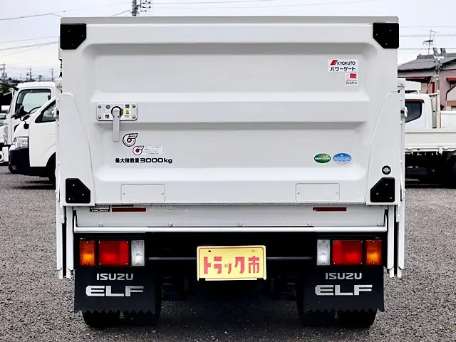 いすゞ エルフ TPG-NKR85A(2WD)の写真6