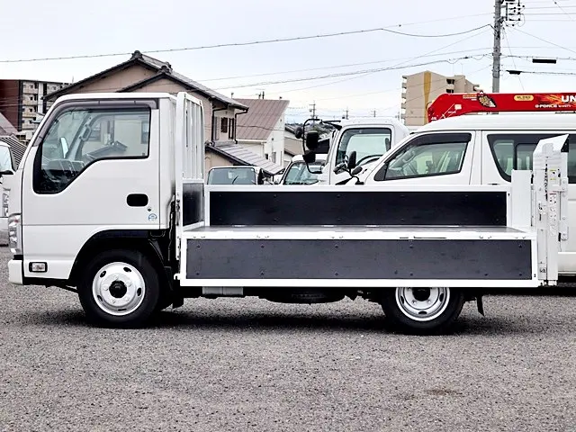 いすゞ エルフ TPG-NKR85A(2WD)の写真12