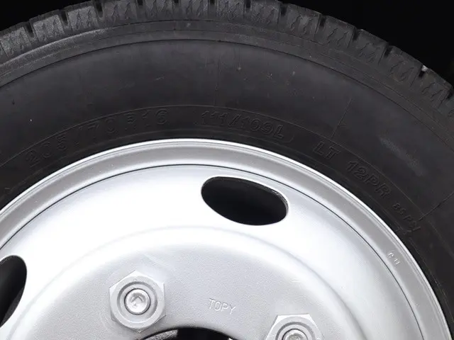 いすゞ エルフ TPG-NKR85A(2WD)の写真22