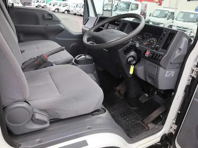 いすゞ エルフ TPG-NKR85A(2WD)の写真32