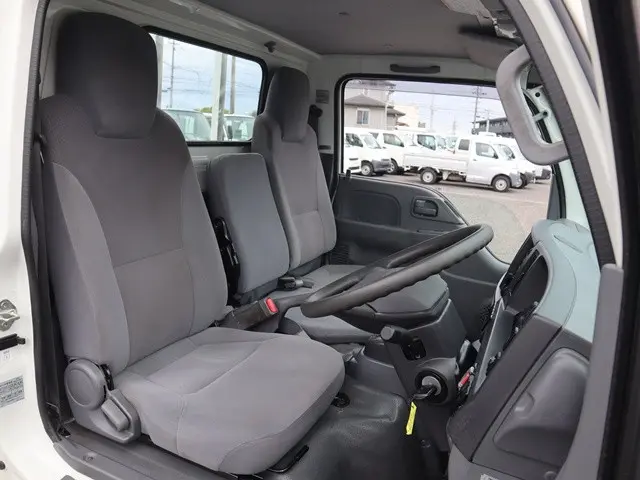 いすゞ エルフ TPG-NKR85A(2WD)の写真33