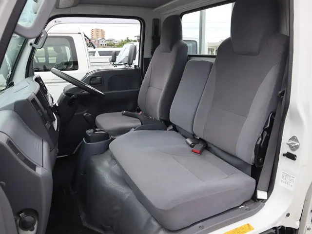 いすゞ エルフ TPG-NKR85A(2WD)の写真35