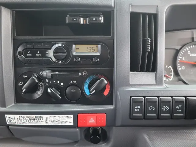 いすゞ エルフ TPG-NKR85A(2WD)の写真38